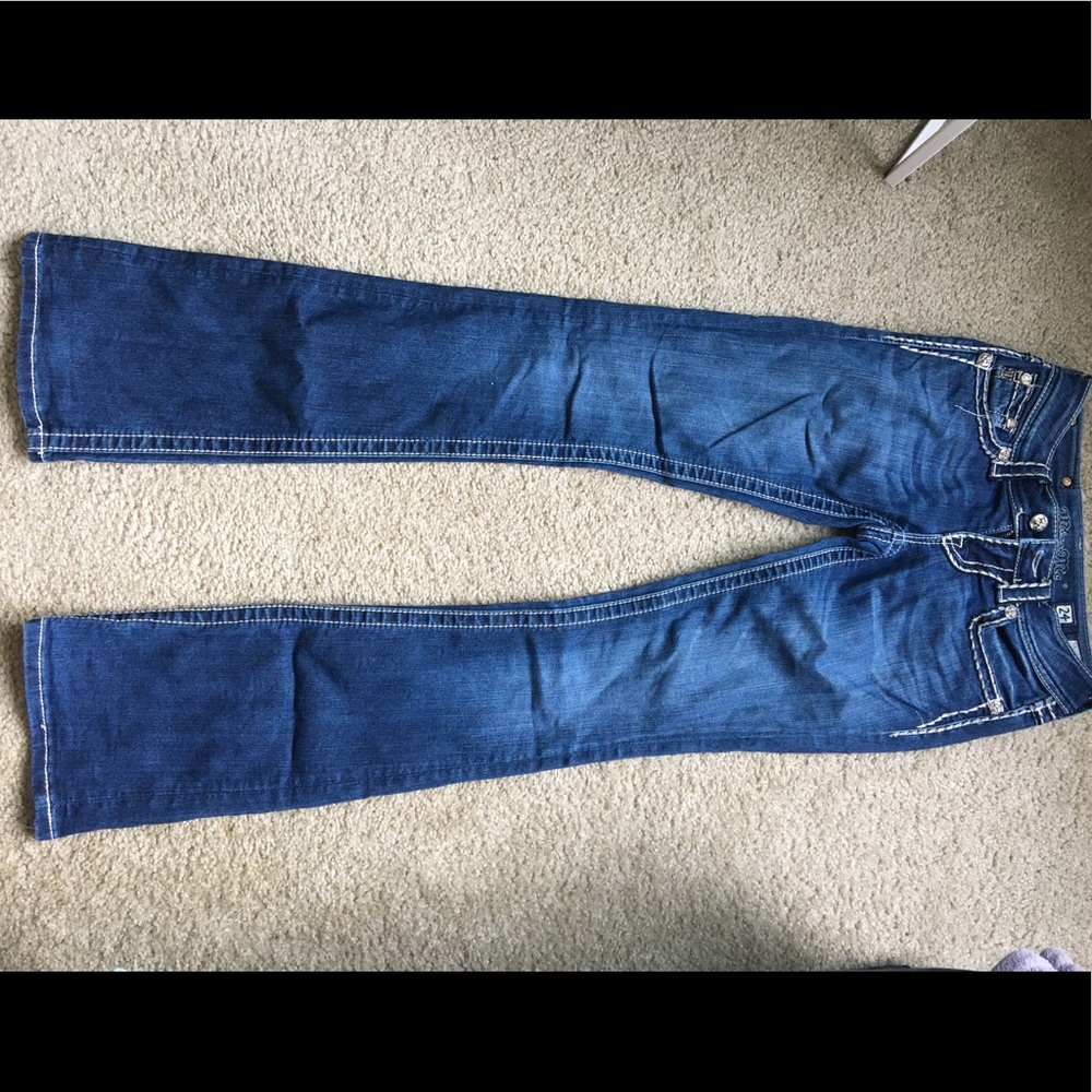 Size 24 Miss Me jeans! 🌟
